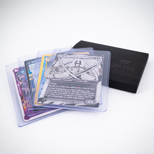 Gem.Lock – Toploader Versandhalter – Für 4 Karten (Pack Optionen) - PokéPrinz